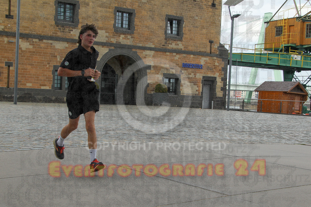 250920_1530_EV4_8979 | Sportfotografie im Rhein-Sieg Kreis, Köln, Bonn, NRW, Rheinland Pfalz, Hessen, etc. Unser Tätigkeitsfeld umfasst den Laufsport vom Volkslauf über den Marathon, Duathlon, Triathon bis zum Ultralauf wie Kölnpfad Ultra oder Schindertrail.