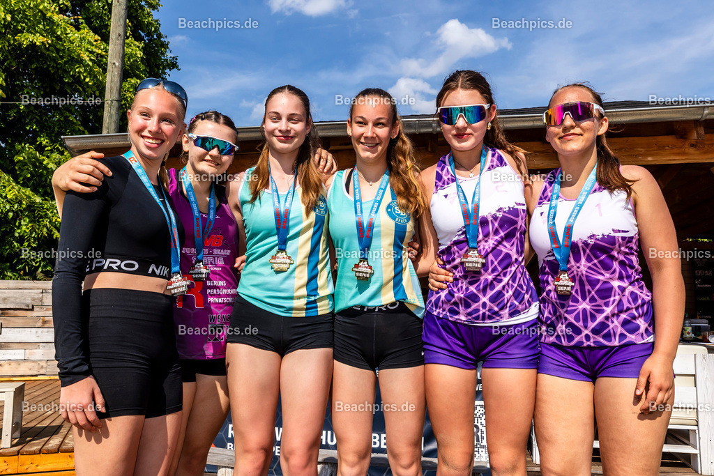 2025-200076272-Jugend-Beach-Serie-Turnier | Pinar Atalay, Bundeskanzler Friedrich Merz 31.05.2025; Berlin Foto: Gerold Rebsch - www.beachpics.de