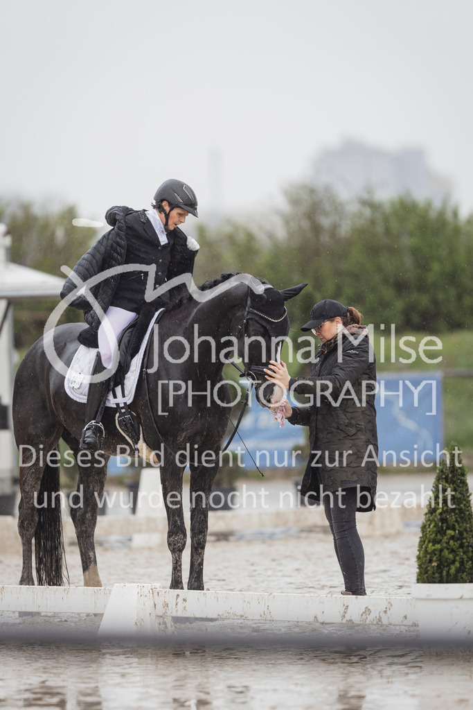 240401_Fruehlingsfest_A1-Dressur-405 | Deine schönsten Turniermomente als professionelle Fotos! Entdecke hochwertige Pferdesport-Fotografie im Online-Shop. Jetzt Fotos finden & bestellen!