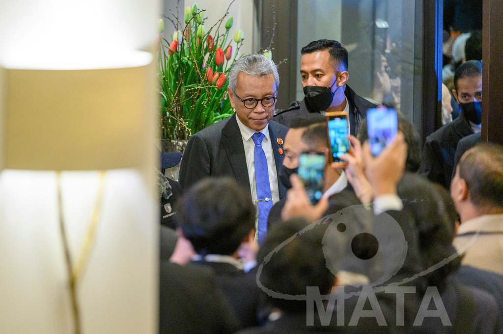 _DWA5443 | Welcoming Jokowi Widodo's arrival by the Indonesian people at Kastens Luisenhof Hotel in the context of the opening of Hannover Messe with Indonesia as Country Partner. Hannover, 15.04.2023 - Realisiert mit Pictrs.com