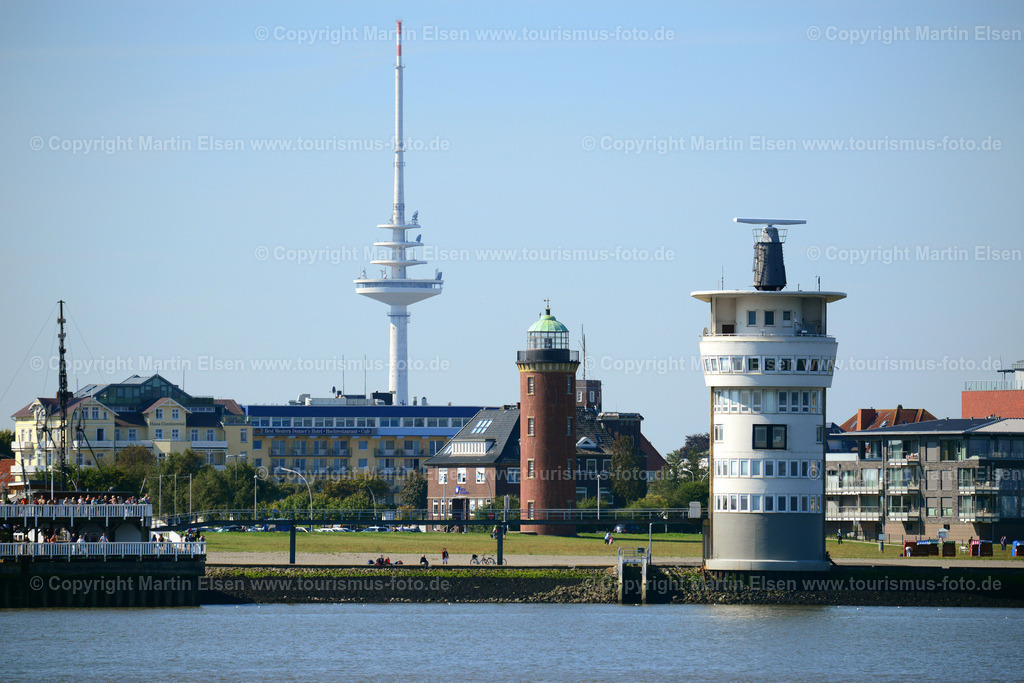 Cuxhaven_ELS_6214140831a | Cuxhaven - Aufnahmedatum: 28.08.2014, Aufnahmehöhe:  m, Koordinaten:  - , Bildgröße: 7152 x  4773 Pixel - Copyright 2014 by Martin Elsen, Kontakt: Tel.: +49 157 74581206, E-Mail: info@schoenes-foto.deSchlagwörter:Hafen,Alte Liebe,Schiffe,Meer,Container,Segelboot,Ferien,Kurort,Strand,Tourismus,Urlaub, - Realisiert mit Pictrs.com