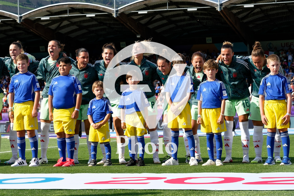 Belgium v Italy - UEFA Women's EURO 2025 Group B | SION, SWITZERLAND - JULY 3: Italy during national anthem before the UEFA Womens EURO 2025 Group B match between Belgium and Italy at Stade de Tourbillon on July 3, 2025 in Sion, Switzerland. (Photo by Giuseppe Velletri/Sports Press Photo/Getty Images)