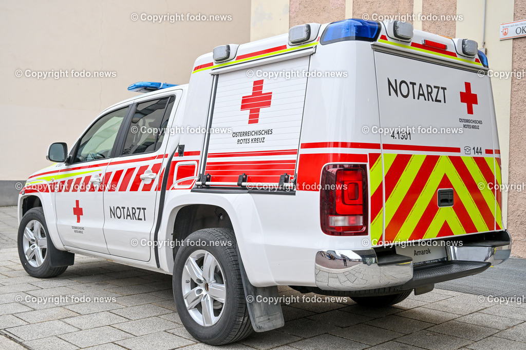 Pressekonferenz Oesterr. Rotes Kreuz_ 50 Jahre Notarztdienst in Ooe_ 31.01.2024-11 | 31.01.2024, Presseclub Linz, AUT, Pressekonferenz Oesterr. Rotes Kreuz, 50 Jahre Notarztdienst in Ooe, im Bild Rettungswagen, Rettungsauto, Notarztwagen, Notarzt, Einsatzfahrzeug Rotes Kreuz, NAW, Notfallsanitaeter, NFS