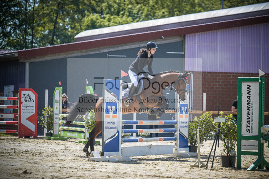DOS_9132 | Entdecke hochwertige Reitturnierfotos von Foto Oger. Professionell, emotional und authentisch – jetzt Lieblingsmomente im Shop bestellen.Deutschlandweite Turnierfotografie. - Realisiert mit Pictrs.com