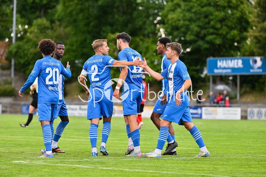 TSV Aindling - FV Illertissen | Jubel nach dem Treffer zum 0-1 durch Daniel GERSTMAYER (Illertissen 19) / Tor / Torschuetze / Freude / Happy / Verbandspokal Bayern: TSV Aindling - FV Illertissen, TSV Aindling Hauptplatz am 05.08.2025