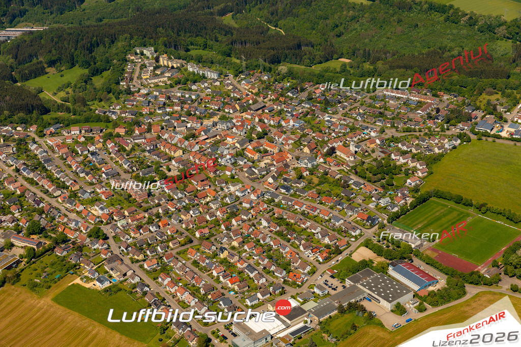 Das Luftbild zeigt : Herlikofen Schwäbisch Gmünd - Die Luftaufnahme wurde 2024 vom UL-Flugzeug aus erstellt ( keine Drohne ) - Hochauflösende Luftaufnahme - Für grossformatige Ausdrucke geeignet. Die Geschenkidee !Mit Lizenz und Bildrechte bestellbar