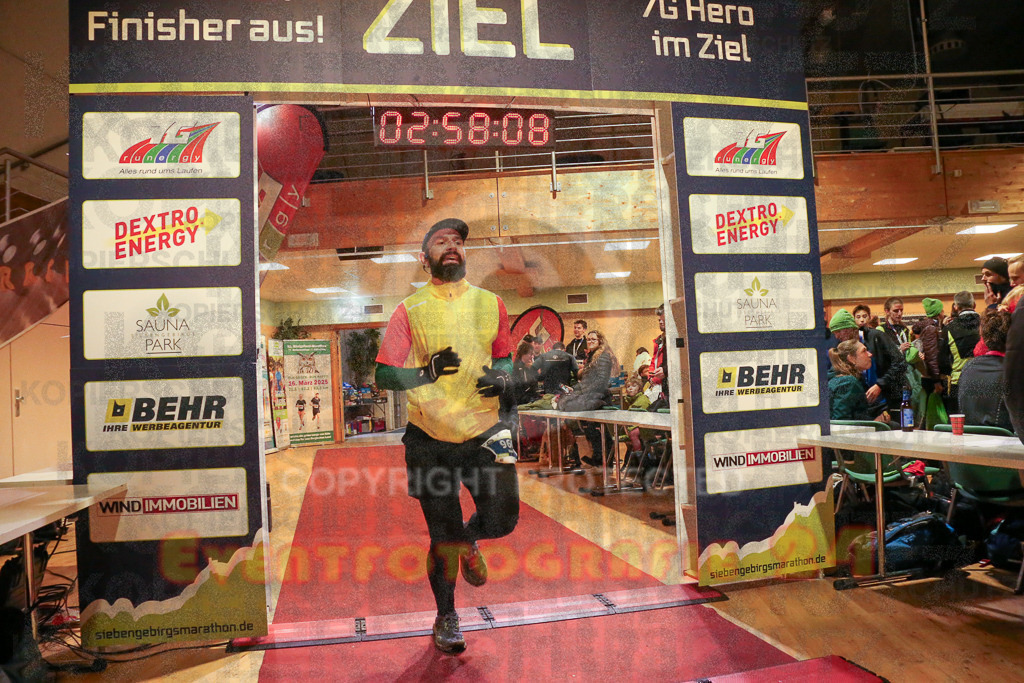241208_1201_EX1_7133 | Sportfotografie im Rhein-Sieg Kreis, Köln, Bonn, NRW, Rheinland Pfalz, Hessen, etc. Unser Tätigkeitsfeld umfasst den Laufsport vom Volkslauf über den Marathon, Duathlon, Triathon bis zum Ultralauf wie Kölnpfad Ultra oder Schindertrail.