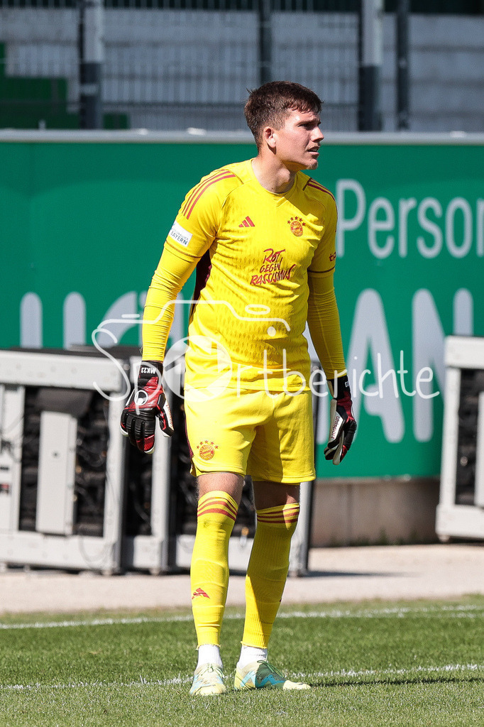 SpVgg Greuther Fürth II - FC Bayern Amateure | im Bild Manuel KAINZ (FCB #23) in Aktion / Freisteller / Einzelfoto