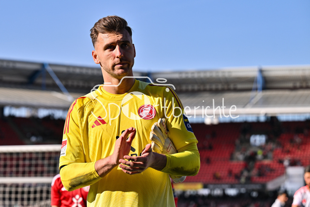 1. FC Nürnberg - Fortuna Düsseldorf | NUREMBERG, GERMANY - 07. MARCH:  im Bild Marcel Laurenz LOTKA (Fortuna Düsseldorf 1) / Einzelfoto / Freisteller nach dem Match zwischen dem 1. FC Nürnberg und Fortuna Düsseldorf am 25. Spieltag der 2. Bundesliga im Max Morlock Stadion / DFL REGULATIONS PROHIBIT ANY USE OF PHOTOGRAPHS AS IMAGE SEQUENCES AND/OR QUASI-VIDEO