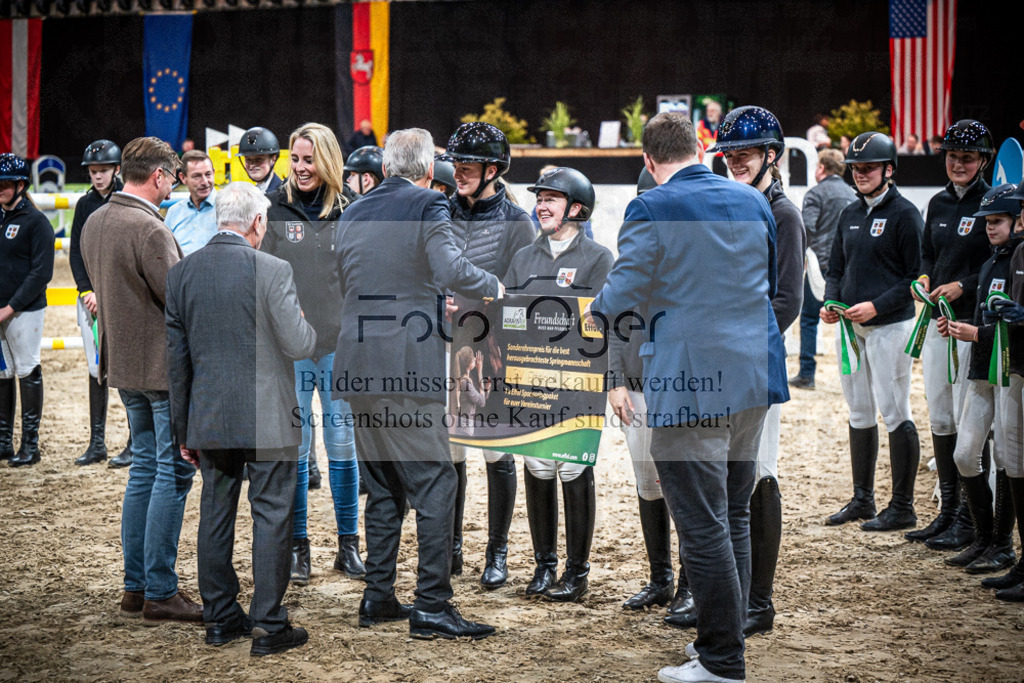 DOS_0124 | Entdecke hochwertige Reitturnierfotos von Foto Oger. Professionell, emotional und authentisch – jetzt Lieblingsmomente im Shop bestellen.Deutschlandweite Turnierfotografie. - Realisiert mit Pictrs.com