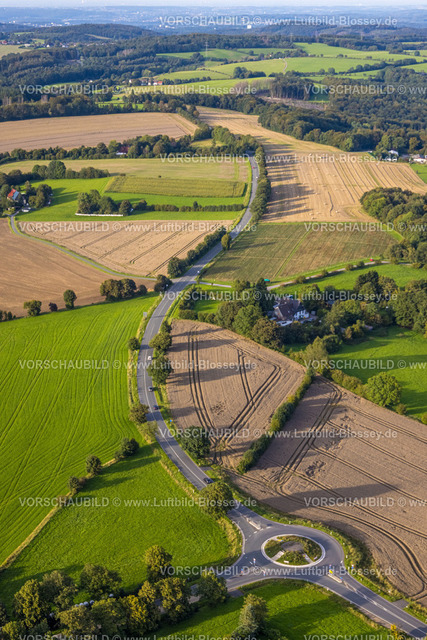 Hagen230904006 | Luftbild, Kreisverkehr mit Straßenverbindung Landesstraße L528 zum Ortsteil Zurstraße, geplanter Fußweg und Radweg, Königsheide, Breckerfeld, Ruhrgebiet, Nordrhein-Westfalen, Deutschland