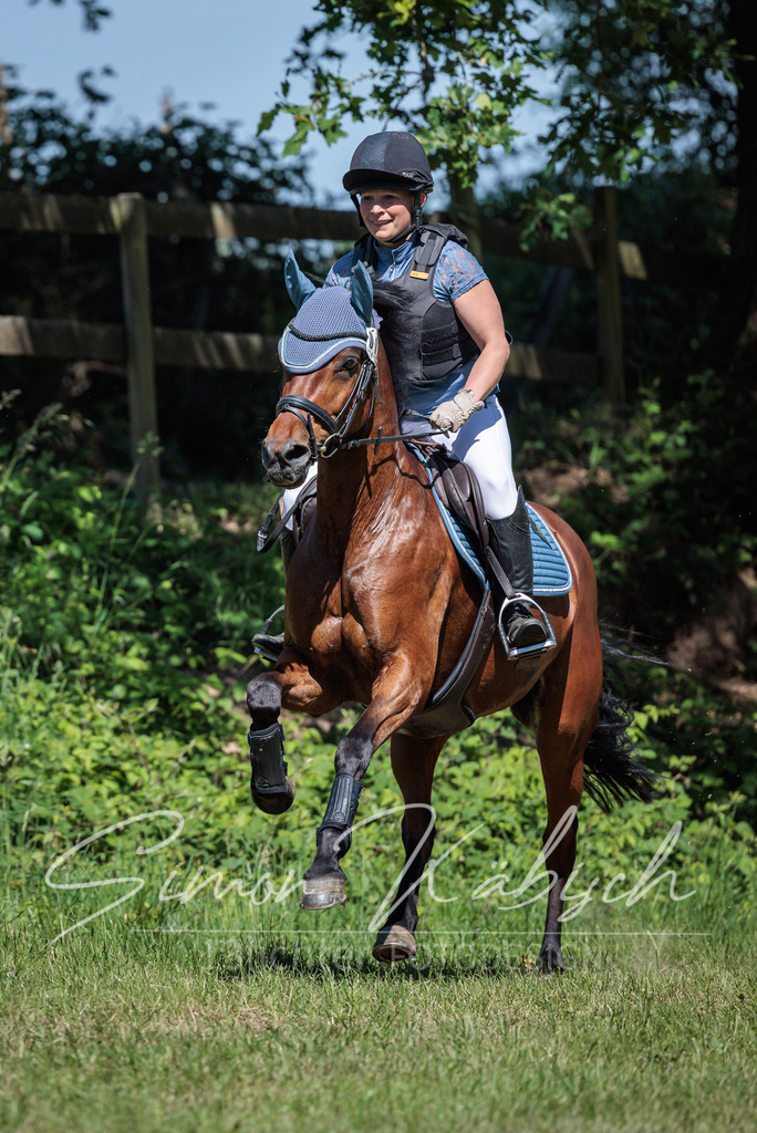 20260523-_3LI7758 | Tierfotografie Pferde, Hunde, Katzen, Haustiere.
Turnierfotografie Reitturniere, Reiten, Springreiten, Dressur in Hanau, dem Main-Kinzig-Kreis und dem Rhein-Main- Gebiet um Frankfurt