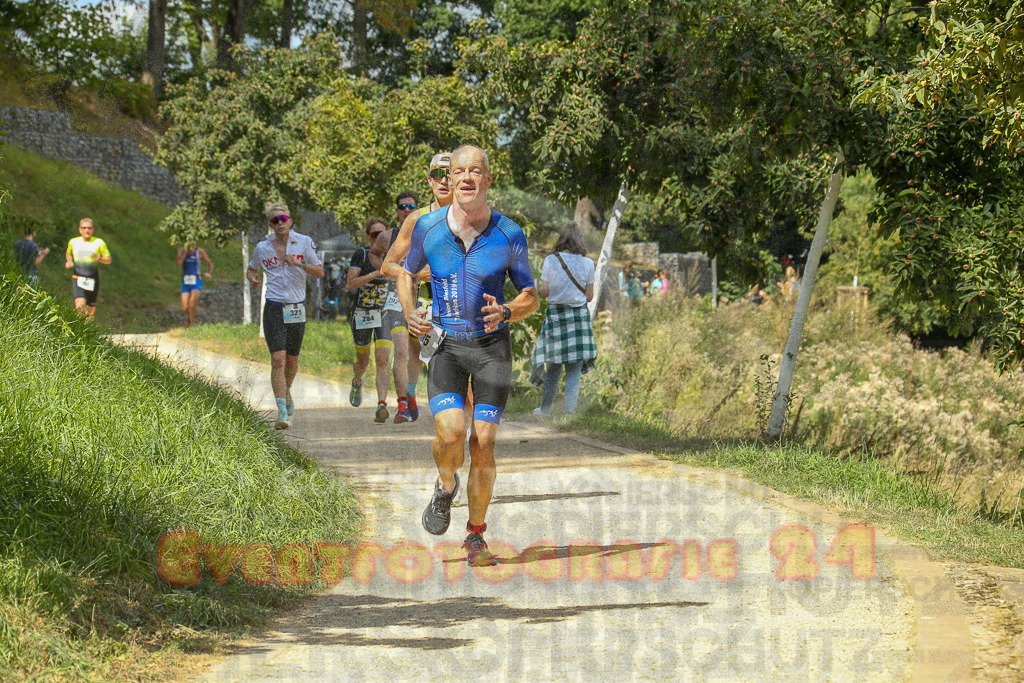 250824_1333_EX1_2795 | Sportfotografie im Rhein-Sieg Kreis, Köln, Bonn, NRW, Rheinland Pfalz, Hessen, etc. Unser Tätigkeitsfeld umfasst den Laufsport vom Volkslauf über den Marathon, Duathlon, Triathon bis zum Ultralauf wie Kölnpfad Ultra oder Schindertrail.