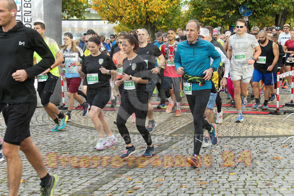 241020_0948_EX1_7118 | Sportfotografie im Rhein-Sieg Kreis, Köln, Bonn, NRW, Rheinland Pfalz, Hessen, etc. Unser Tätigkeitsfeld umfasst den Laufsport vom Volkslauf über den Marathon, Duathlon, Triathon bis zum Ultralauf wie Kölnpfad Ultra oder Schindertrail.