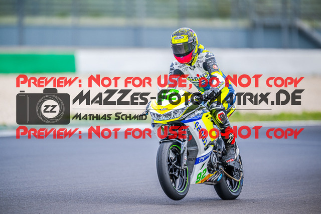 MaZZes_FotoMatrix_220506_92746 | Fotograf Mathias Schmid
Sportfotograf,
Eventfotograf,
Hochzeitsfotograf,
Portraitfotograf