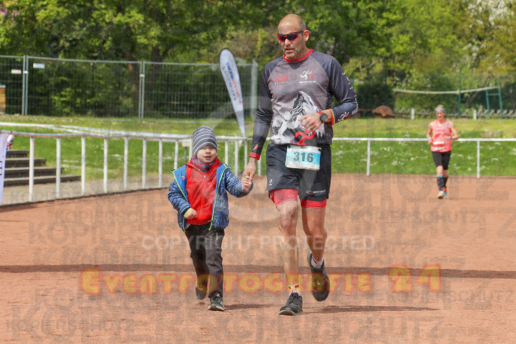 220501_1220_EX1_2059 | Sportfotografie im Rhein-Sieg Kreis, Köln, Bonn, NRW, Rheinland Pfalz, Hessen, etc. Unser Tätigkeitsfeld umfasst den Laufsport vom Volkslauf über den Marathon, Duathlon, Triathon bis zum Ultralauf wie Kölnpfad Ultra oder Schindertrail.