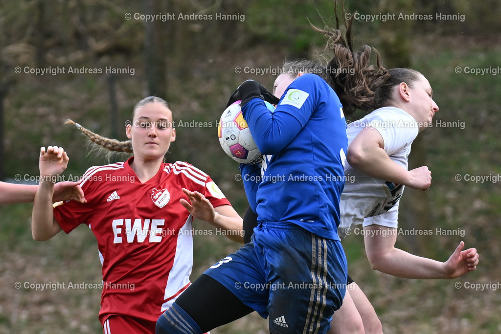 Fußball I Frauen I Saison 2024-25 I Oberliga I FC Jesteburg-Bendestorf - SpVg Aurich Frauen I 13.4.2025 | a-hannig - Realisiert mit Pictrs.com