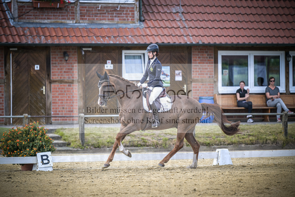 DOS_9711 | Entdecke hochwertige Reitturnierfotos von Foto Oger. Professionell, emotional und authentisch – jetzt Lieblingsmomente im Shop bestellen.Deutschlandweite Turnierfotografie. - Realisiert mit Pictrs.com
