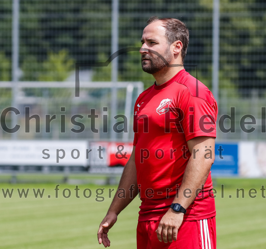 2023-07-08_044_FC_Finsing_gegen_SG_Markt_Schwaben | Finsing, Deutschland, 08.07.2023:
Fußball, Kreisliga 2023 / 2024, Testspiel, FC Finsing gegen SG Markt Schwaben, Endergebnis: 7:0

Trainer Thomas Bonnet (FC Finsing)

Foto: Christian Riedel / fotografie-riedel.net