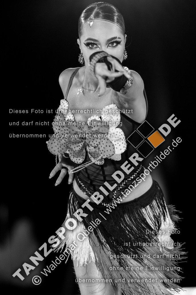 20260322-13045 | Hier finden Sie Tanz Bilder vom Latein und Standard Formationen tanzen. Sportbilder vom Tanzsport. Schöne Fotos und von Weltmeisterschaft, Europameisterschaft, Bundesliga, Regionalliga, Oberliga und Landesliga sowie von GOC Stuttgart, DanceComp, WM Bremen