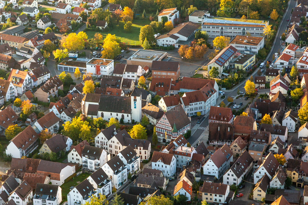 Luftbild: Schloß Münchingen im Ortsteil Münchingen in Korntal-Münchingen im Bundesland Baden-Württemberg in Deutschland. Foto: IMG_119126.jpg vom 14.10.2019 durch Werner Riehm/FLY-FOTO.de