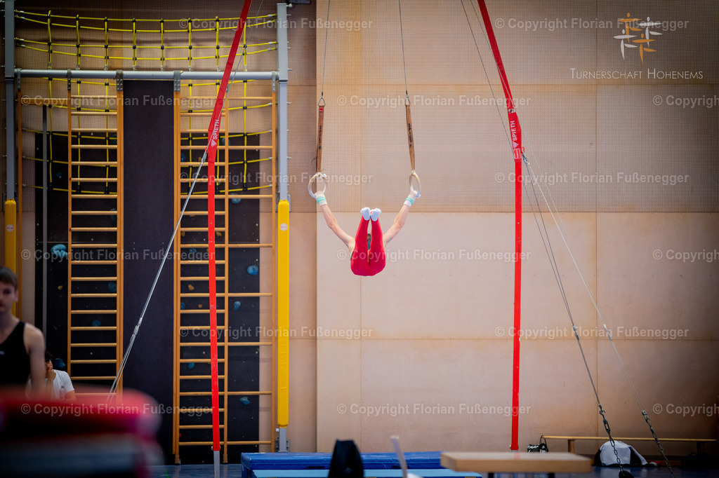 Promo-19 | "Fussifoto.com – Ihr Ansprechpartner für hochwertige Fotografie! Entdecken Sie kreative Bilder und professionelle Dienstleistungen. Kontaktieren Sie uns für Ihre Projekte!"