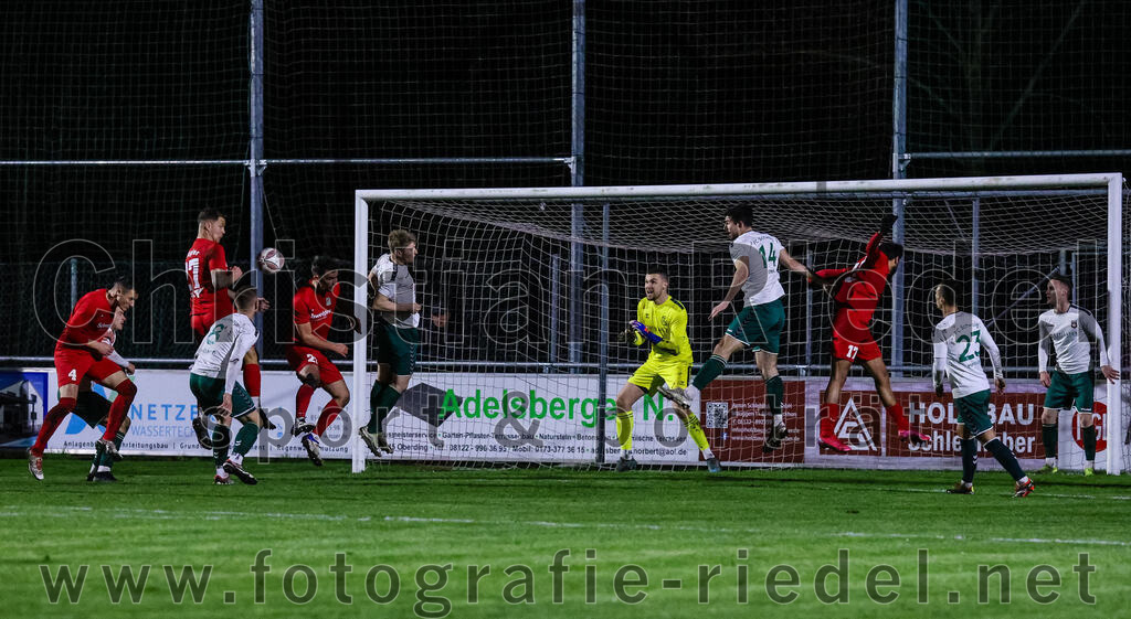 2024-03-28_035_FC_Schwaig_gegen_VfB_Forstinning | Oberding, Deutschland, 28.03.2024:
Fußball, Landesliga Südost 2023 / 2024, 27. Spieltag, FC Schwaig gegen VfB Forstinning, Endergebnis: 2:1

Florian Pflügler (VfB Forstinning, #27), Nils Wölken (FC Schwaig, #8), Tobias Jell (FC Schwaig, #2), Torwart Maximilian Hug (FC Schwaig, #24), Johannes Empl (FC Schwaig, #14), Mohamed Al Hosaini (VfB Forstinning, #17), Maximilian Hellinger (FC Schwaig, #23), Leon Roth (FC Schwaig, #21)

Foto: Christian Riedel / fotografie-riedel.net