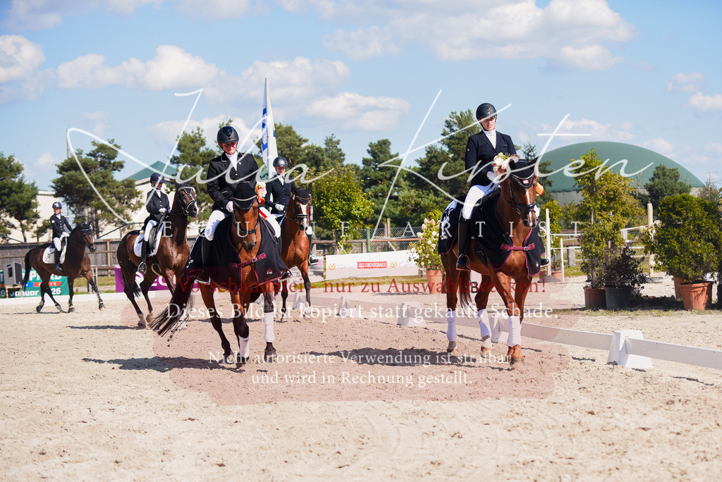 DSC_9813 | Pferde- und Turnierfotografie in Westsachsen. Pferdeportraits, Auftragszeichnungen und intuitive Kunst.