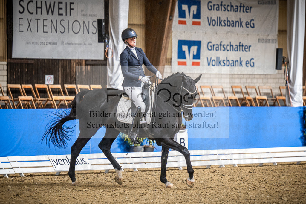 DOS_0953 | Entdecke hochwertige Reitturnierfotos von Foto Oger. Professionell, emotional und authentisch – jetzt Lieblingsmomente im Shop bestellen.Deutschlandweite Turnierfotografie. - Realisiert mit Pictrs.com