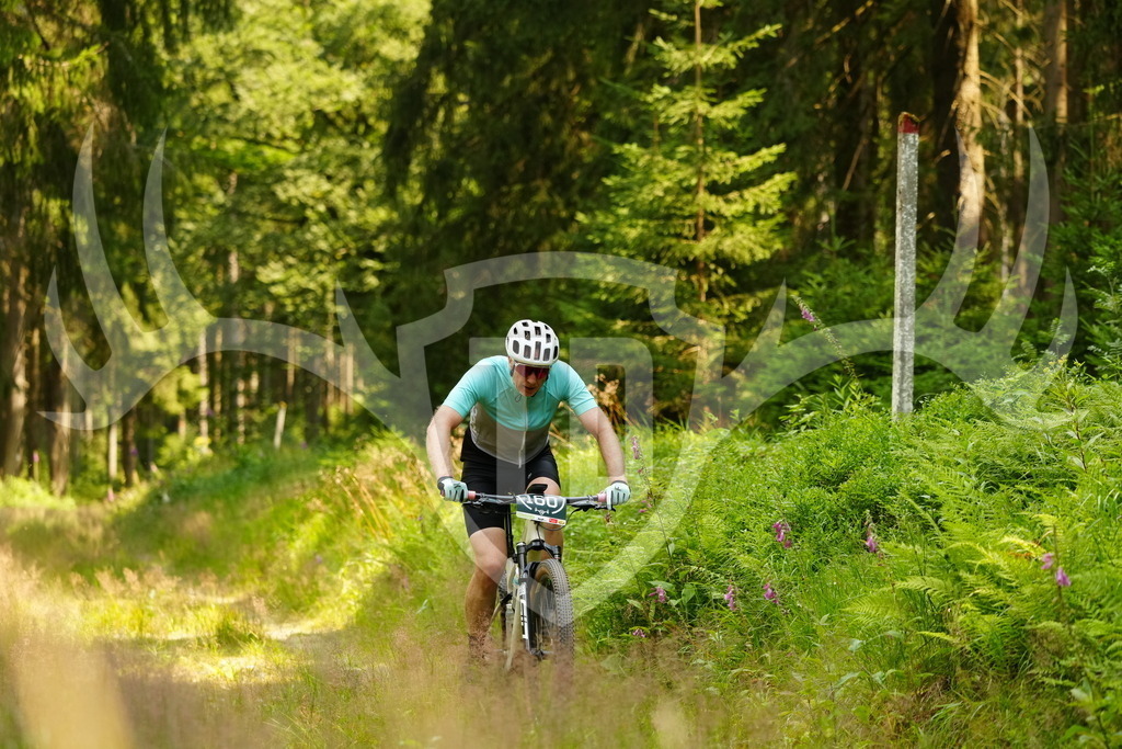 FC103361 | Fotogalerie der Treibjagd im Dunkelwald - Dein MTB Etappenrennen im Erzgebirge - Realisiert mit Pictrs.com