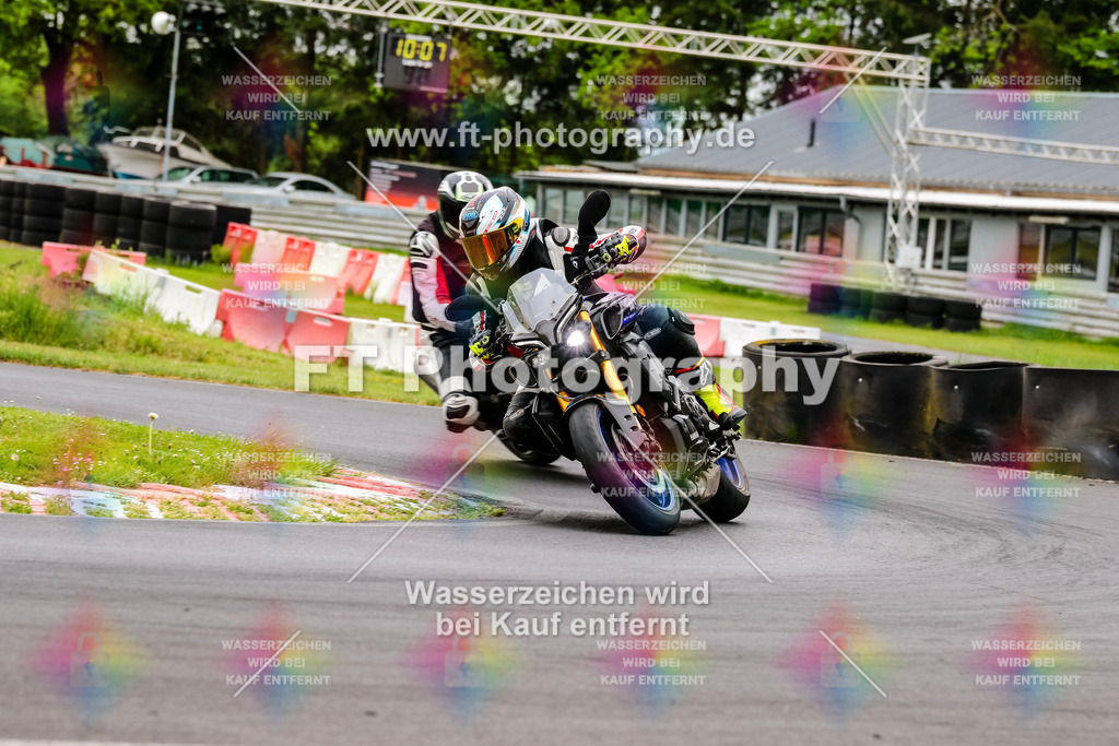MotoTeamVBK-20414 | Hier findet Ihr Bilder von Touristenfahrten auf der Nürburgring Nordschleife oder von anderen Veranstaltungen die ich besucht habe. Viel Spass beim Durch Schauen 