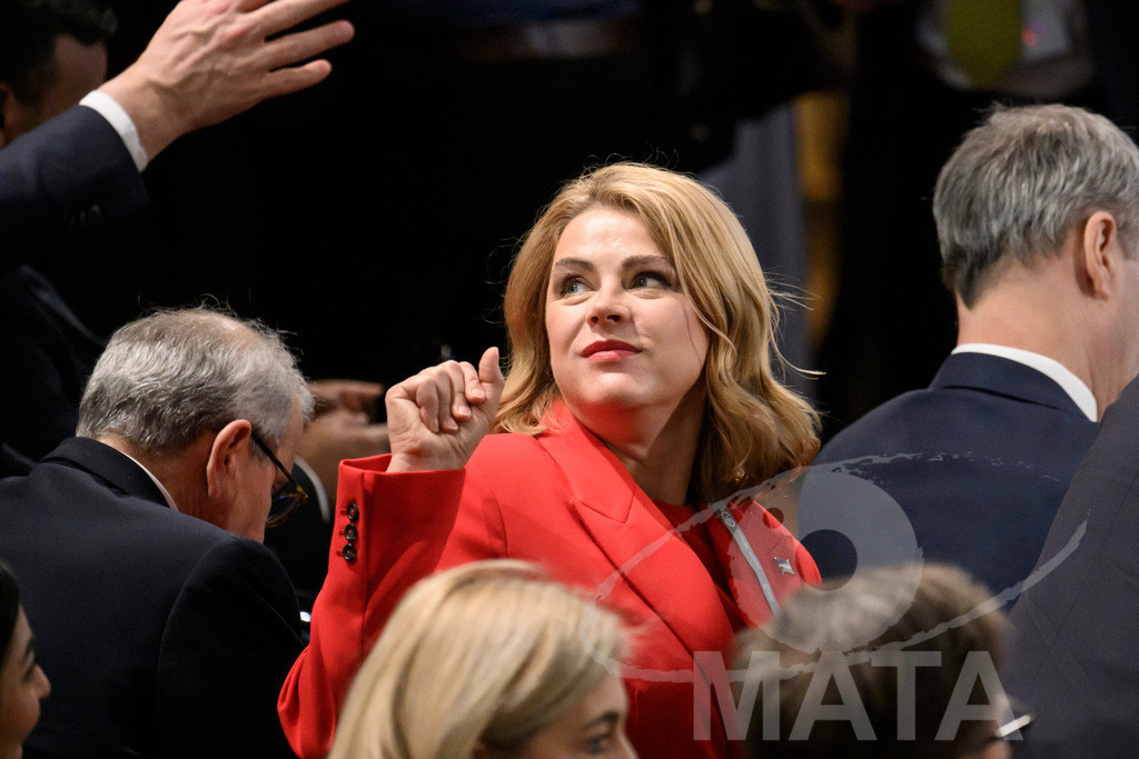 _DWA4349 | MATA IndoCon - Realisiert mit Pictrs.com