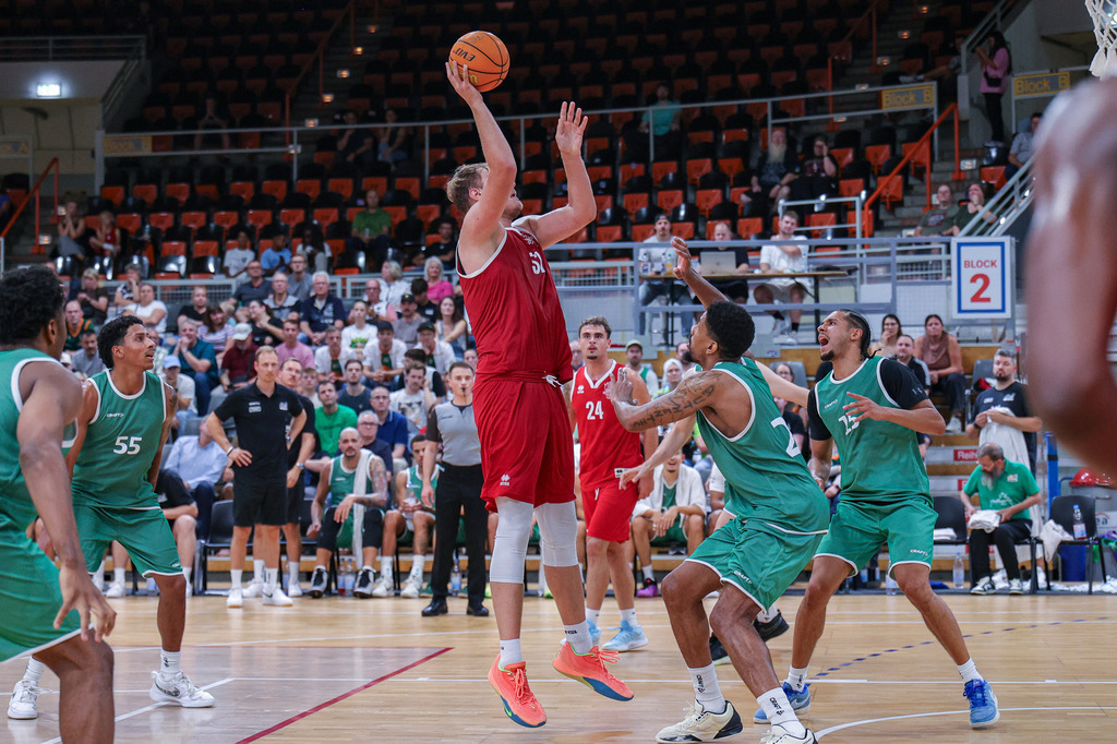 BAYER GIANTS vs VET-CONCEPT Gladiators Trier Test-120 | Fotos von Basketballspielen aus dem Raum NRW fotografiert von Gero Mueller-Laschet und Daniel Schaefer - Realisiert mit Pictrs.com