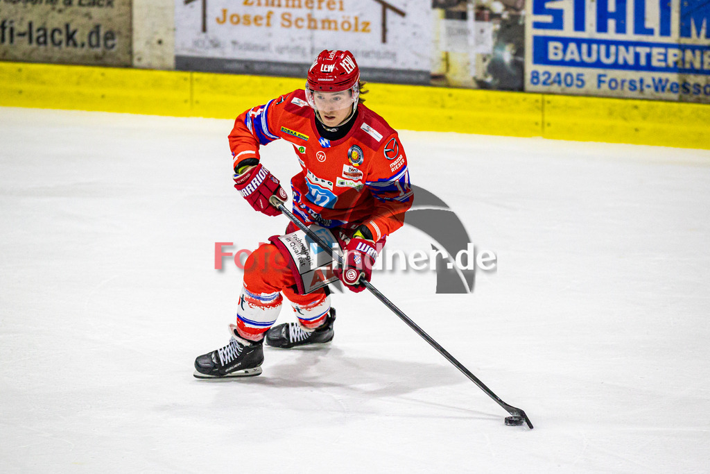 EC Peiting vs EV Füssen | Eishockey Oberliga Süd Vorrunde 2024/2025, EC Peiting vs EV Füssen, 20241002,Leon DALLDUCH (ECP 14) in Aktion, Freisteller,2024-10-02 in Peiting (Eisstadion)Leon DALLDUCH (ECP 14)Copyright: WolfgangxLindner foto-lindner.de
