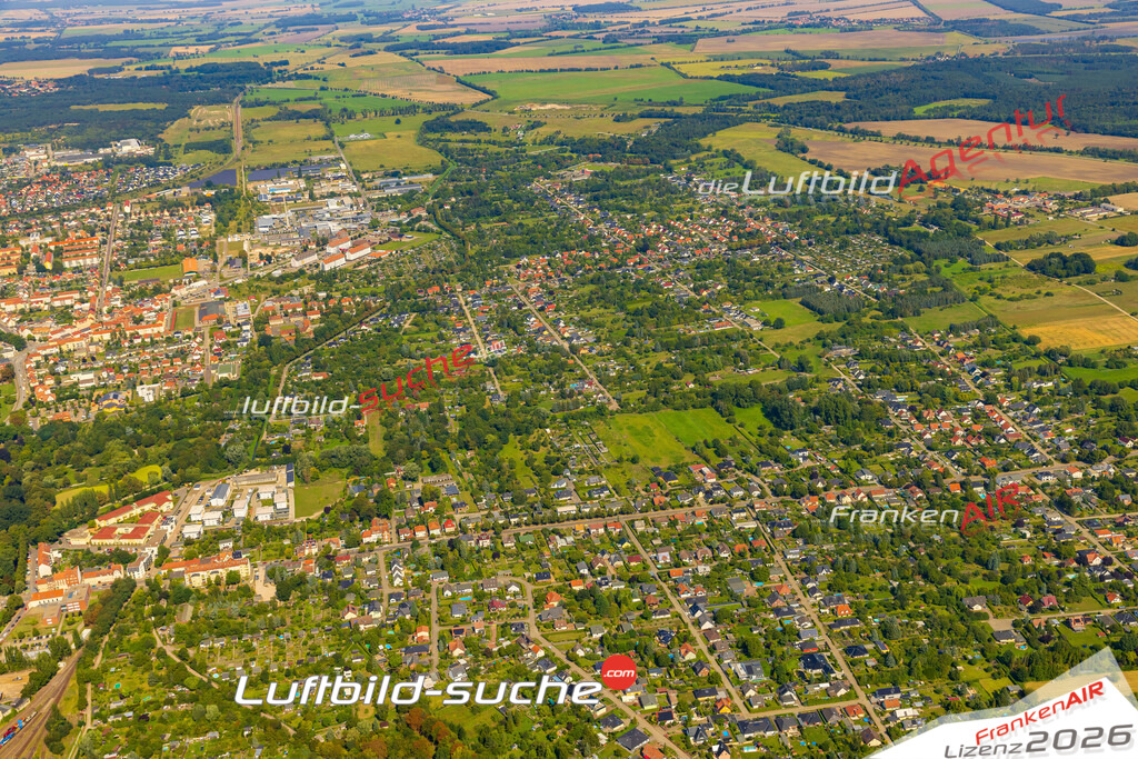 Schöne Luftaufnahme als Geschenk in Wohngebiet Stendal - Die Luftbildaufnahme wurde 2025 vom UL-Flugzeug heraus erstellt ( keine Drohne ) - Hochauflösende Luftaufnahme -Nicht vergleichbar mit Google Maps oder Satelittenbilder- Die Geschenkidee !Mit Lizenz und Bildrechte bestellbar