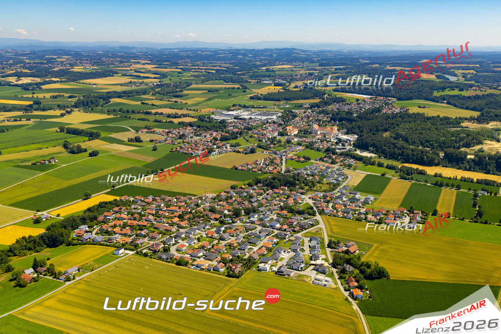 Aktuelles Luftbild von Schwaig Aldersbach - Die Luftaufnahme wurde 2022 mittels UL-Flugzeug erstellt ( keine Drohne ) - hochauflösende Kamera-Systeme von  Canon -Beste Qualität - Für grossformatige Ausdrucke geeignet. Die Geschenkidee !