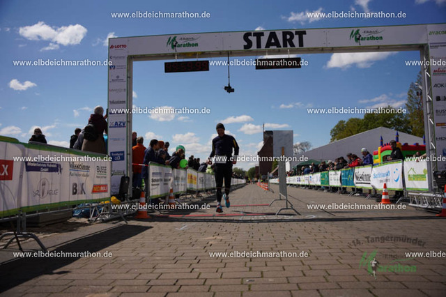 FSC05110 | Willkommen im Bildershop des Tangermünder Elbdeichmarathons. Die Bilder wurden größtenteils mit Startnummern hinterlegt.  Bitte verwenden Sie die Suchfunktion ("Suche"-Button links oben). - Realisiert mit Pictrs.com