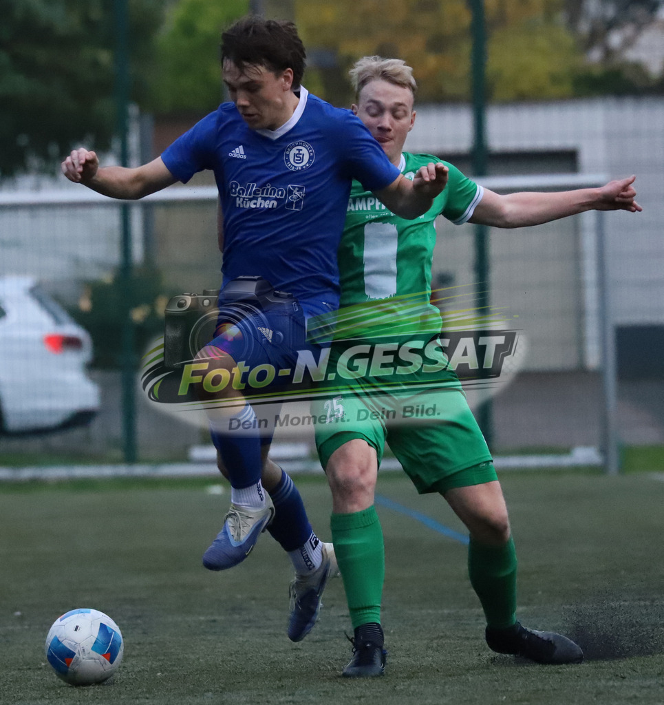 Bünder SV - TuS Bruchmühlen | Auf dem Bild zu sehen: grün Bünder SV: Florian Finke ; blau TuS Bruchmühlen: Jan HrdinaBünder SV, TuS Bruchmühlen, Saison 25/26, Kreisliga A, Bünde, Deutschland - Realisiert mit Pictrs.com