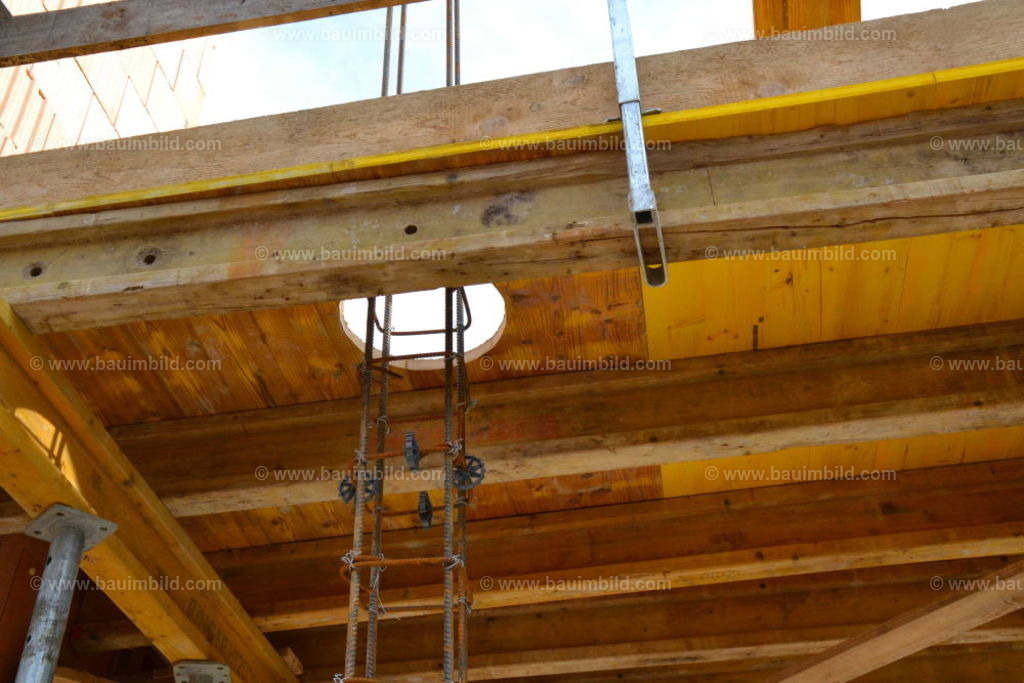 bib-lg04-betonarbeiten-0551 | Nach LV-Leistungsgruppen sortierte Detailfotos über den Bau eines Hauses. Alle Hausbau-Bilder direkt vom Urheber und Autor der Website Haus-Selber-Bauen.com