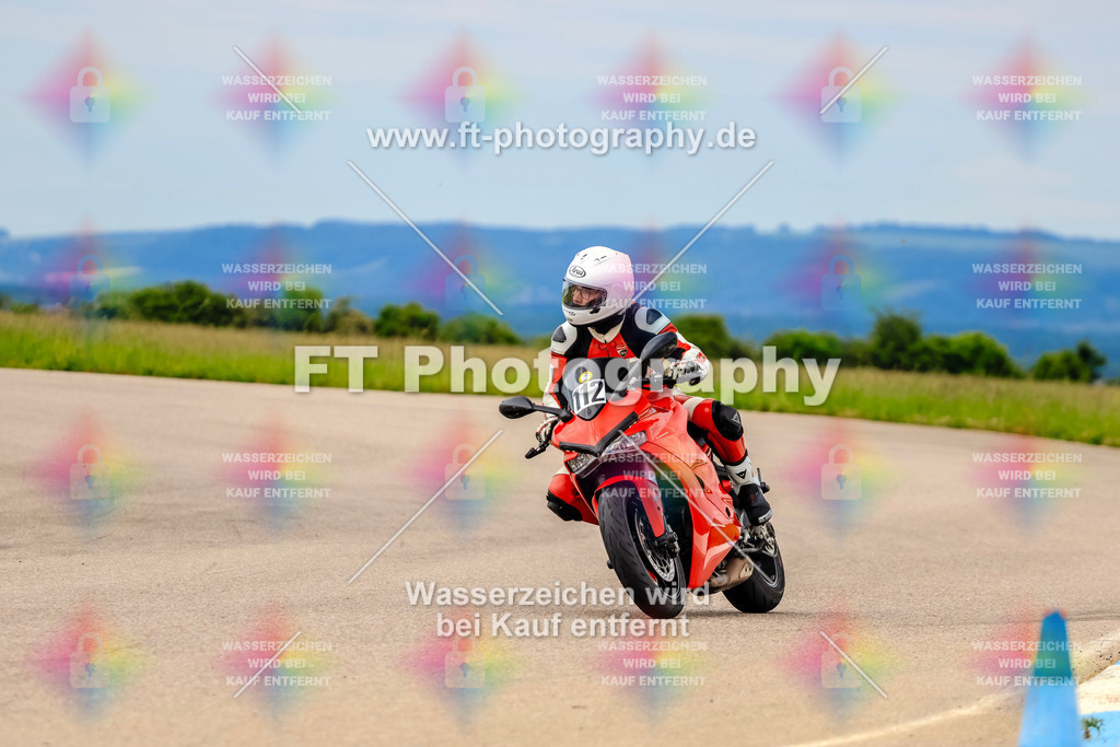 MotoTeam-2448 | Hier findet Ihr Bilder von Touristenfahrten auf der Nürburgring Nordschleife oder von anderen Veranstaltungen die ich besucht habe. Viel Spass beim Durch Schauen 