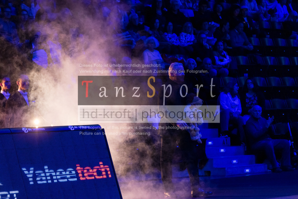 20241109_DM-Formationen_Vorrunde_2225 | Tanzsportbilder, Standardtanz, Lateintanz, WDSF, DTV, LTVB, dancecomp, goc, hessen tanzt, blaues band der spree, walzer, tango, wiener walzer, slowfox, quickstepp, samba, rumba, cha-cha-cha, paso doble. jive, hd-kroft photography, turniertanzsport