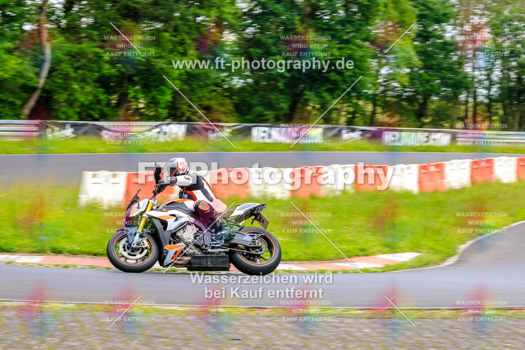 VBK-7805 | Hier findet Ihr Bilder von Touristenfahrten auf der Nürburgring Nordschleife oder von anderen Veranstaltungen die ich besucht habe. Viel Spass beim Durch Schauen 