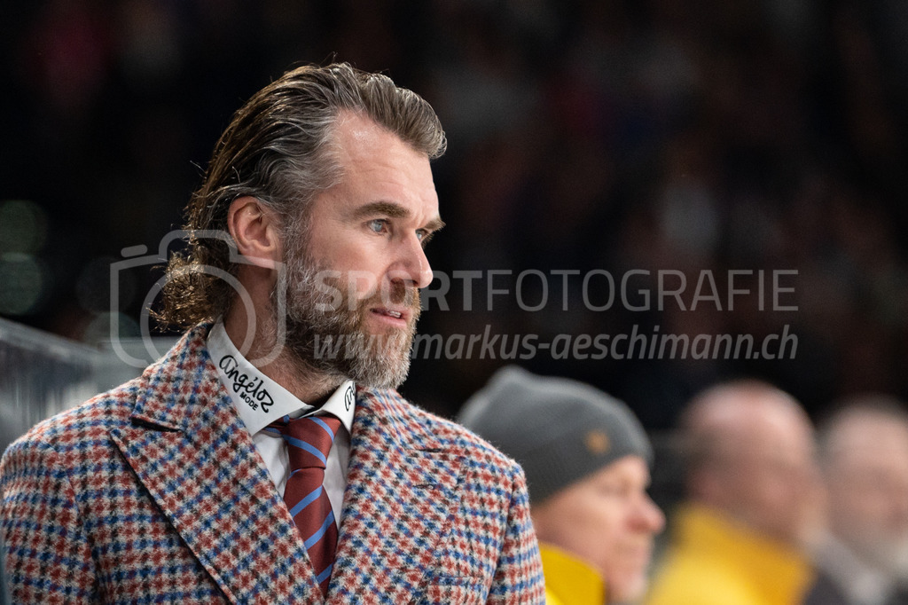 Swiss National League: Semifinals Game 4: ZSC Lions - Fribourg-Gotteron | 14.04.2022, Zürich, Hallenstadion, Swiss National League: Semifinals Game 4: ZSC Lions - Fribourg-Gotteron, Trainer Christian Dube (Fribourg). - Realisiert mit Pictrs.com