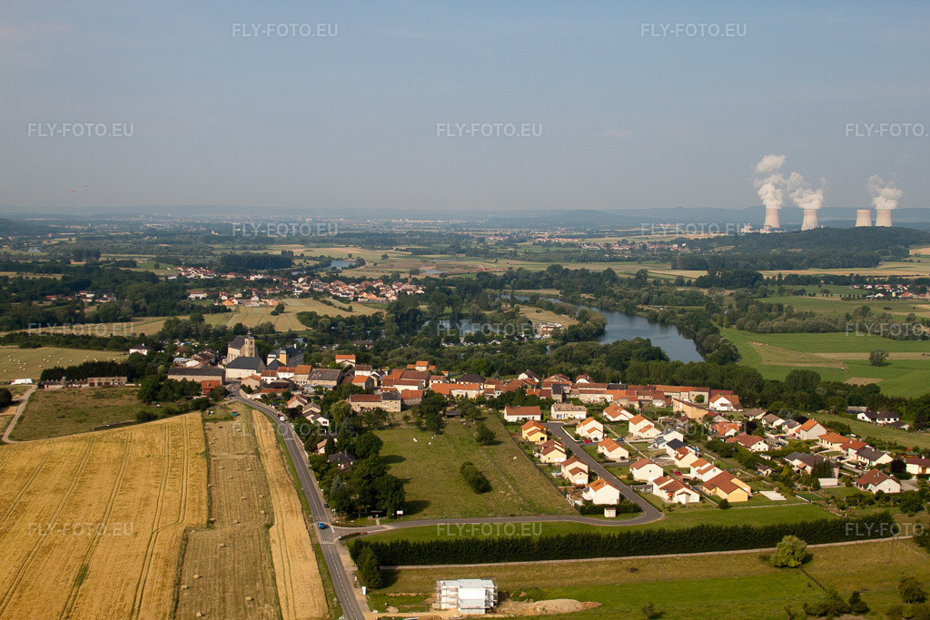 Vue aérienne: Chimie des Quatre Vents à Berg-sur-Moselle dans le département Moselle, France.Photo: IMG_29407.jpg prise le 26/06/2010 par Werner Riehm/FLY-FOTO.euRésolution de l'original: 4752 x 3168 px