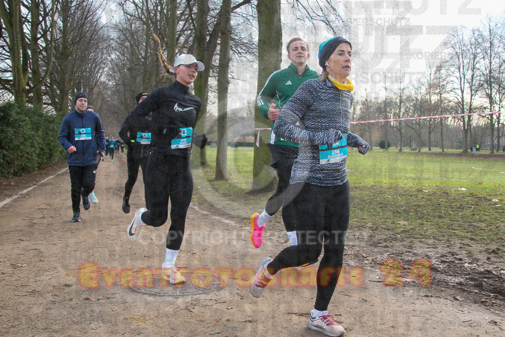 241231_1131_EV4_4917 | Sportfotografie im Rhein-Sieg Kreis, Köln, Bonn, NRW, Rheinland Pfalz, Hessen, etc. Unser Tätigkeitsfeld umfasst den Laufsport vom Volkslauf über den Marathon, Duathlon, Triathon bis zum Ultralauf wie Kölnpfad Ultra oder Schindertrail.
