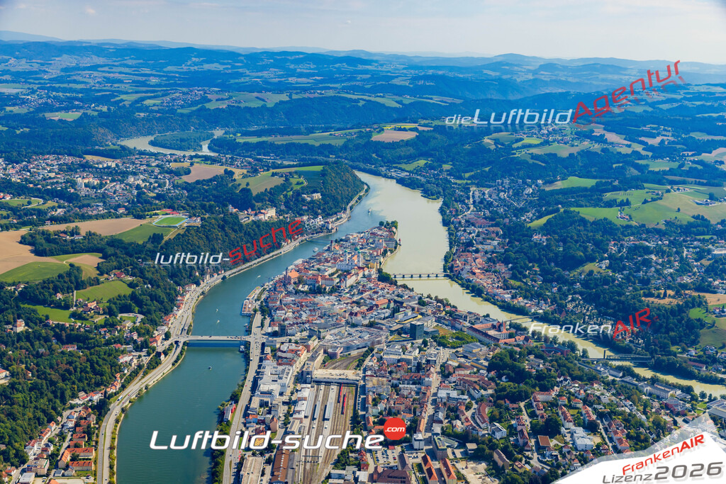 Luftaufnahme von Passau Vs Google Maps- Die Luftaufnahme wurde 2025 vom UL-Flugzeug heraus erstellt ( keine Drohne ) - Hochauflösende Luftaufnahme - für professionelle Ausdrucke geeignet. Die Geschenkidee !Mit Lizenz und Bildrechte bestellbar