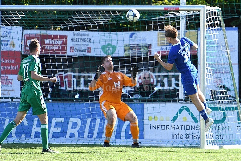 SpVgg Niederalteich : 1. FC Viechtach | Tor zum 0:3 für Viechtach - TorschützenSebastian Köppl (#31) - Realisiert mit Pictrs.com