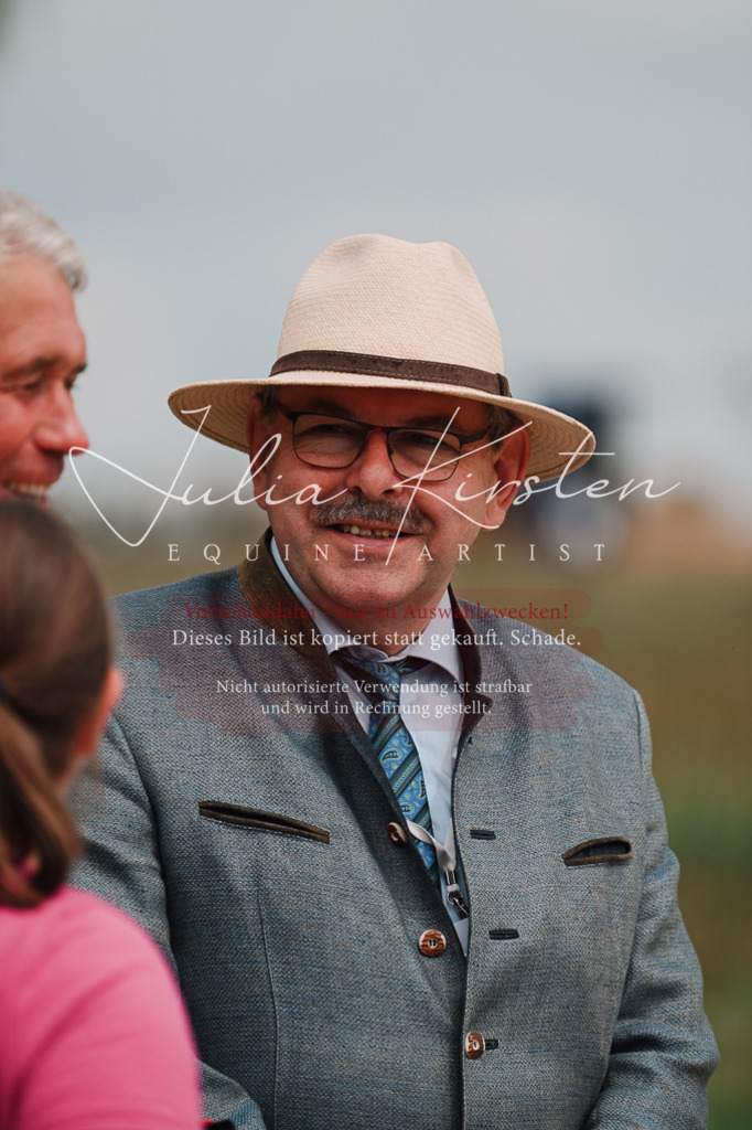 DSC_3672 | Pferde- und Turnierfotografie in Westsachsen. Pferdeportraits, Auftragszeichnungen und intuitive Kunst.