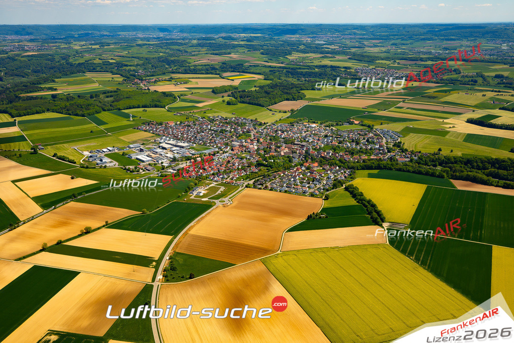Luftaufnahme der Stadt Schechingen - Die Luftaufnahme wurde 2025 vom UL-Flugzeug heraus erstellt ( keine Drohne ) - Hochauflösende Luftaufnahme - für professionelle Ausdrucke geeignet. Die Geschenkidee !Mit Lizenz und Bildrechte bestellbar