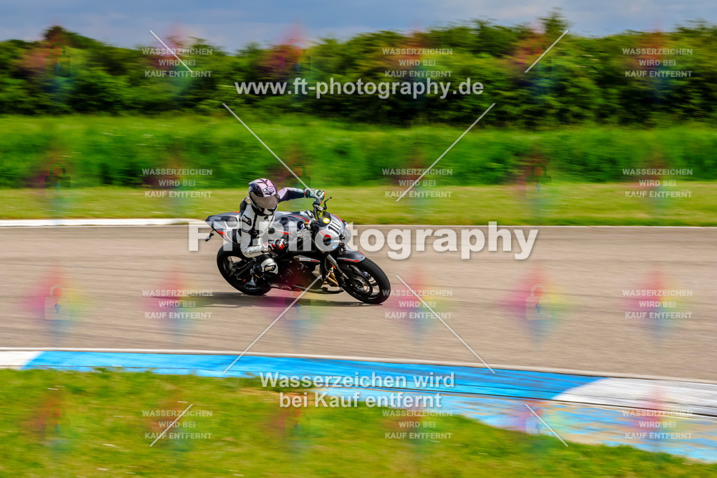 MotoTeam-9340 | Hier findet Ihr Bilder von Touristenfahrten auf der Nürburgring Nordschleife oder von anderen Veranstaltungen die ich besucht habe. Viel Spass beim Durch Schauen 